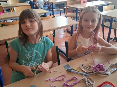 KRESLENÍ A HRANÍ - VIII. ODDĚLENÍ (H.BRADÁČOVÁ)