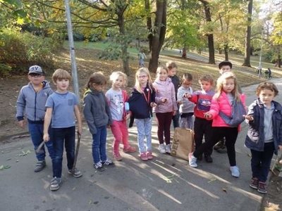 KRESLENÍ NA ASFALT - VI.ODD. (P.STAŇKOVÁ)