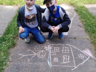 DĚTSKÝ DEN (SOUTĚŽ O NEJLEPŠÍ OBRÁZEK)- VI. ODDĚLENÍ (P. STAŇKOVÁ)