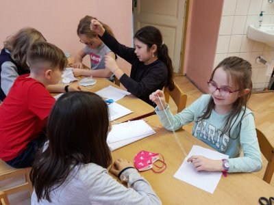 VYŠÍVÁNÍ - V. ODDĚLENÍ (L. KADEŘÁBKOVÁ)