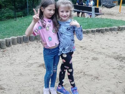 ZÁBAVNÉ ODPOLEDNE NA HŘIŠTI - III. ODDĚLENÍ (L. VAVŘINOVÁ)