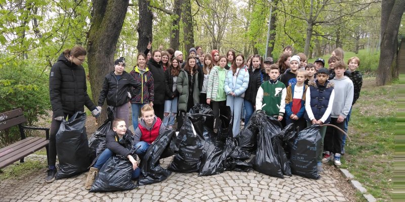 Ukliďme Česko v parku na Santošce