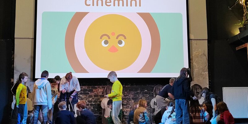 2.A Cinemini - filmová výchova - tvoříme vlastní film